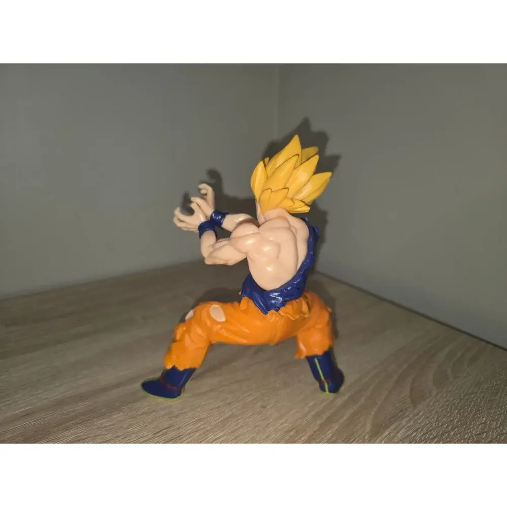 Dragon Ball Z Goku Super Saiyan Kamehameha Figurine 6